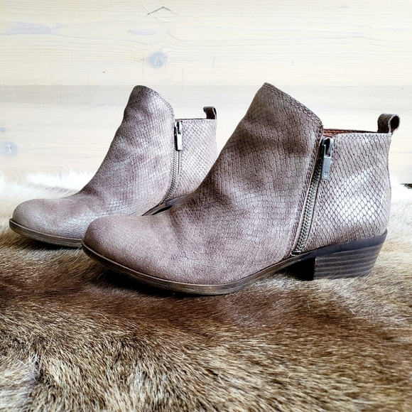 Lucky Brand Shoes - Lucky Brand Basel Zippered Ankle Boots in Snake Texture size 8.5